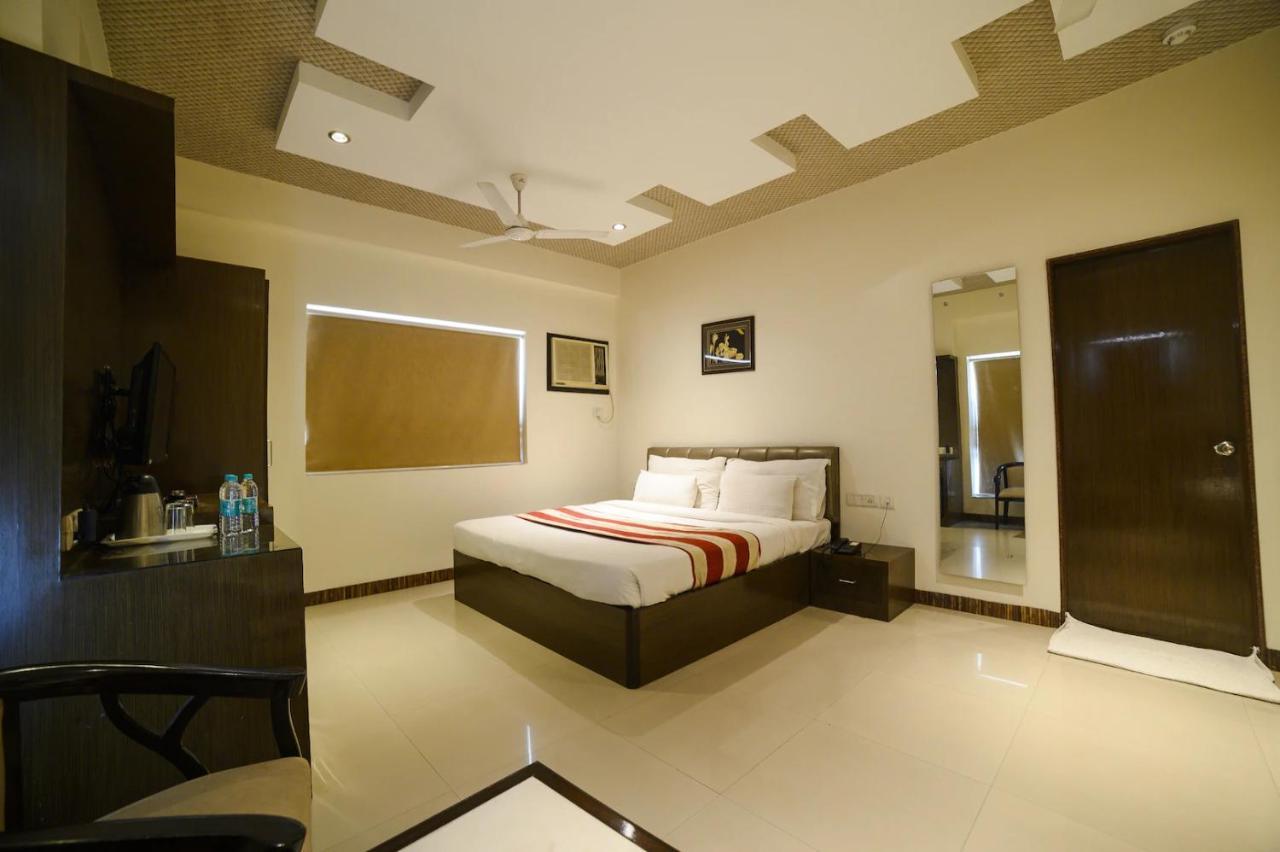 Hotel Karan Vilas Agra  Dış mekan fotoğraf