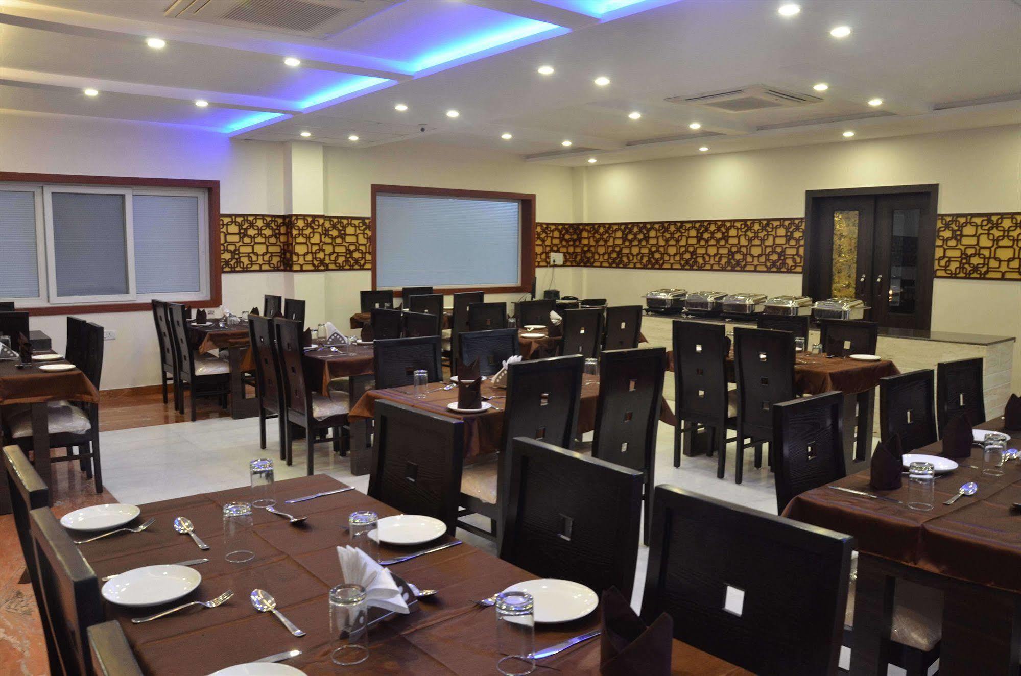 Hotel Karan Vilas Agra  Dış mekan fotoğraf