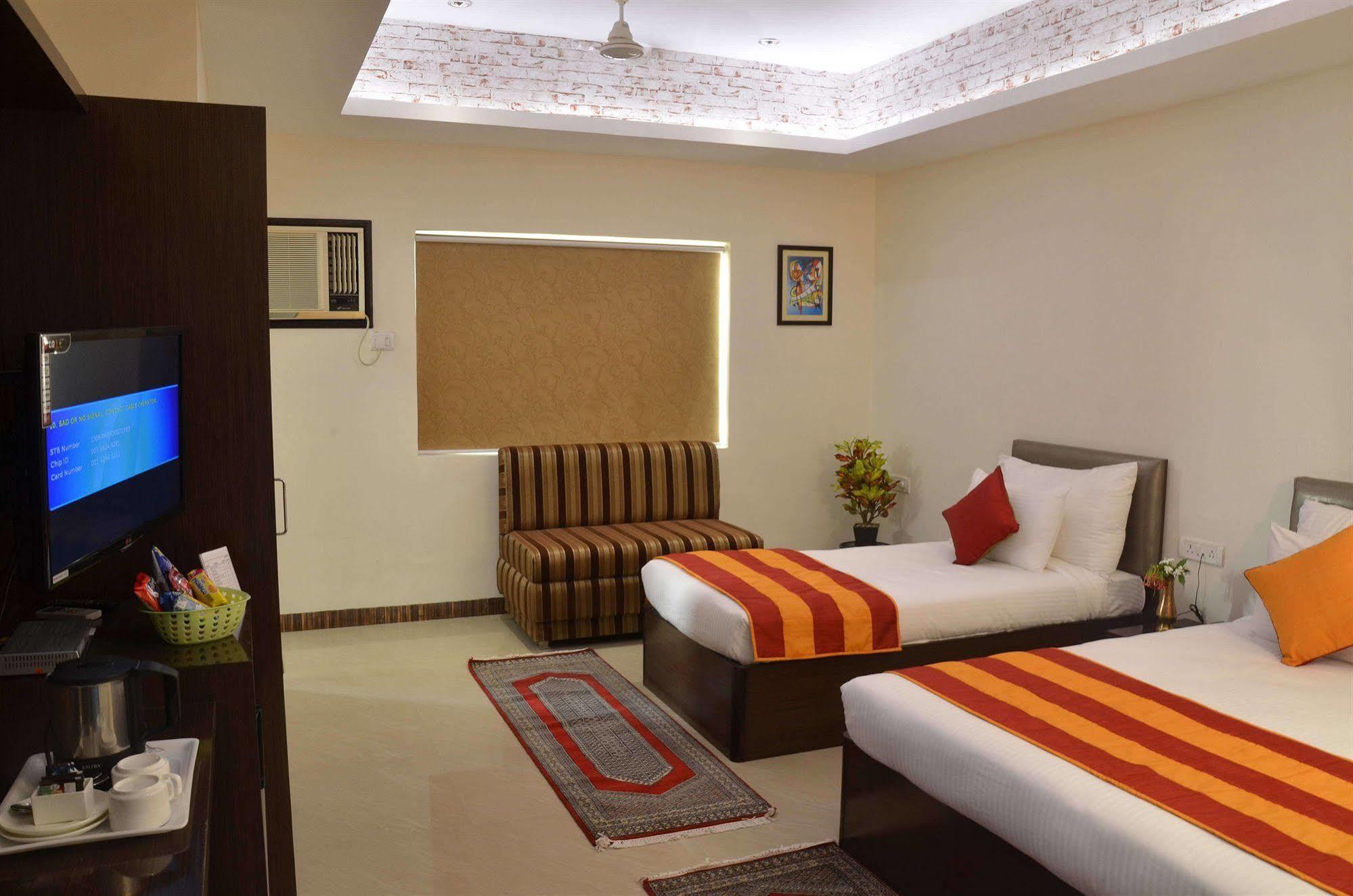 Hotel Karan Vilas Agra  Dış mekan fotoğraf