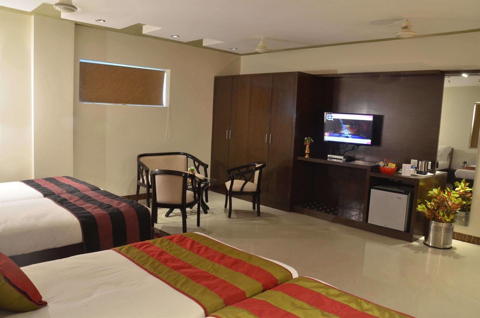 Hotel Karan Vilas Agra  Dış mekan fotoğraf